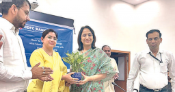 Mother’s day event: Secretariat forum honors female employees